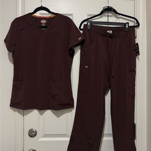 Dickies Brown Scrub Top and Pants Set size small